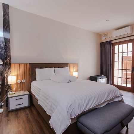 Inez Homestay 요그야카르타 외부 사진