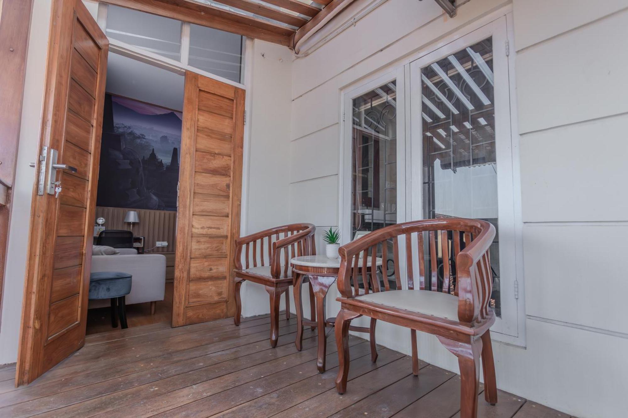 Inez Homestay 요그야카르타 외부 사진