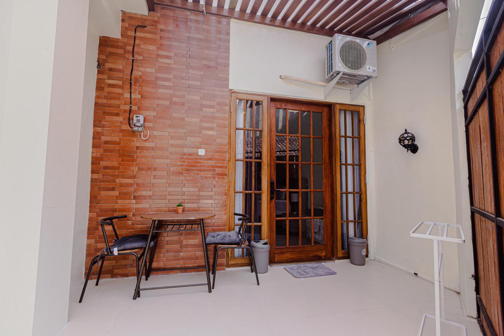Inez Homestay 요그야카르타 외부 사진
