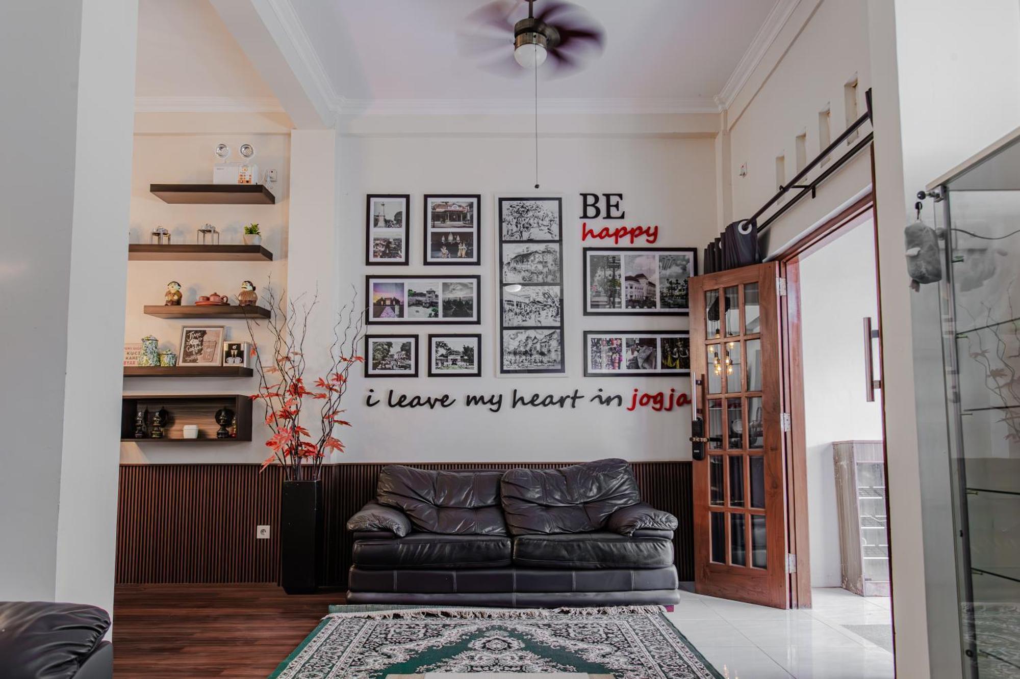 Inez Homestay 요그야카르타 외부 사진