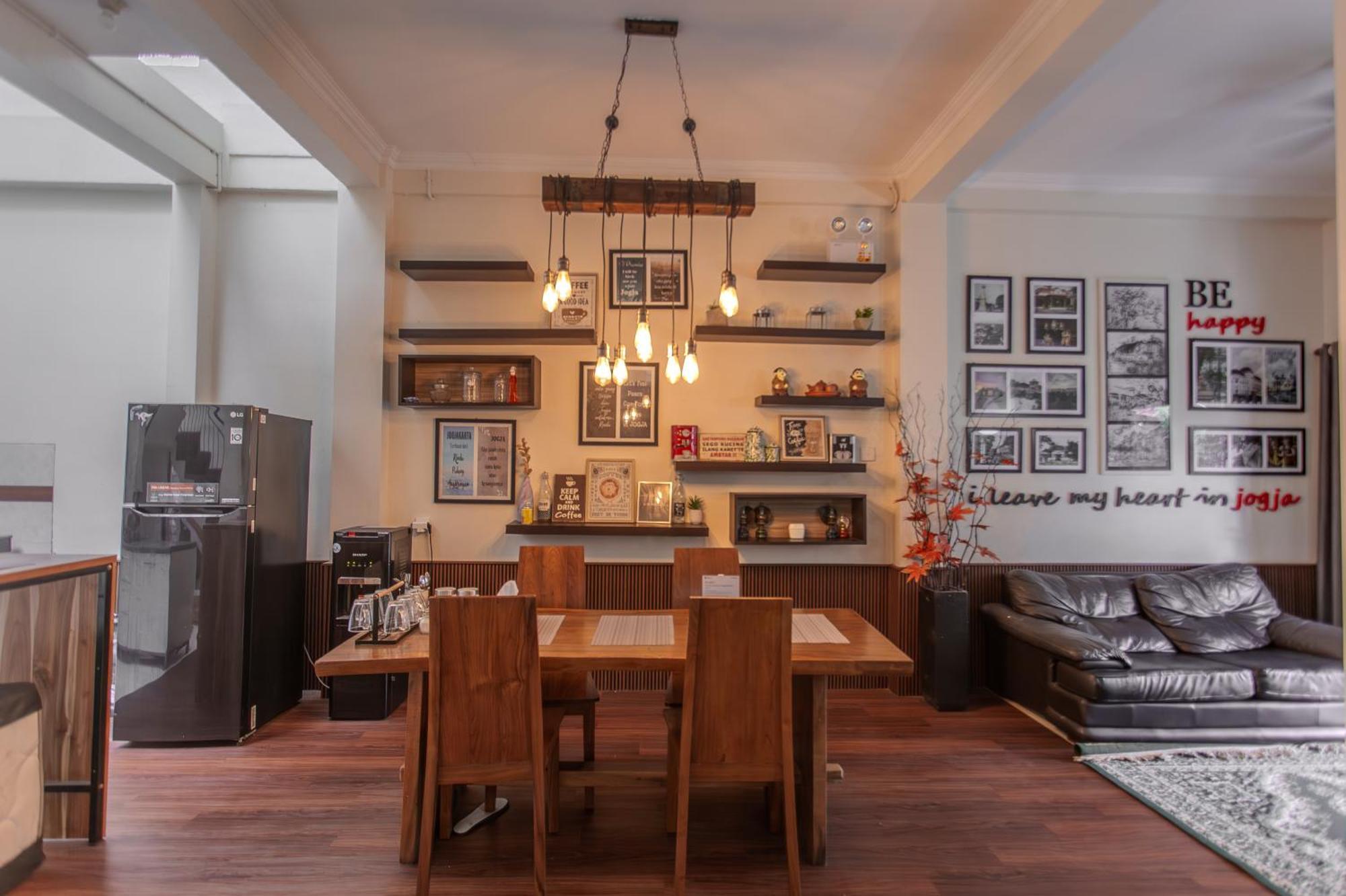 Inez Homestay 요그야카르타 외부 사진